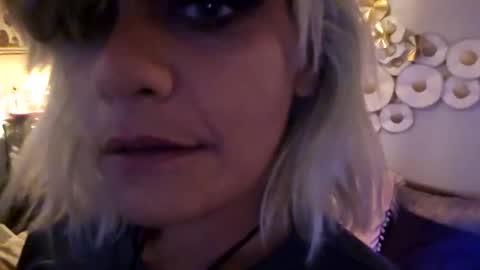 bouncybronze online show from September 23, 2025, 6:38 am