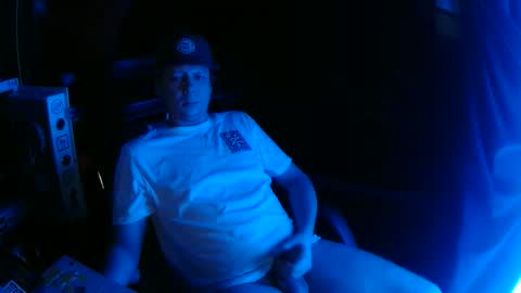 Snapshot of bowerboi1217 chatting on December 1, 2025, 10:42 am Bowerboi1217 online show from December 1, 2025, 10:42 am