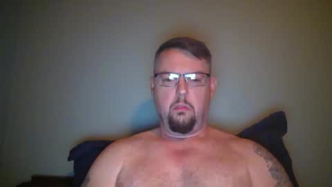 bowtieguy84 online show from May 5, 2026, 2:19 am