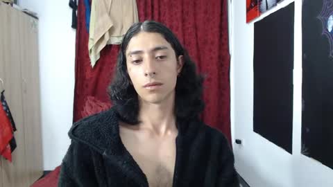 Boy Astro online show from June 4, 2026, 3:34 am