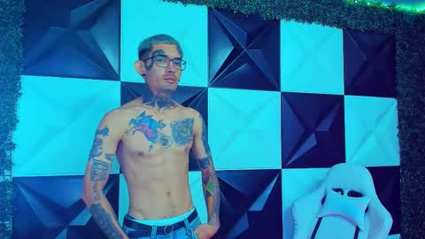 Snapshot of boy_tatto77 chatting on January 17, 2026, 6:00 pm boy_tatto77 online show from January 17, 2026, 6:00 pm