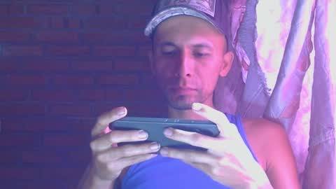 Snapshot of boycumlatino21 chatting on May 2, 2026, 2:22 pm Boy online show from May 2, 2026, 2:22 pm