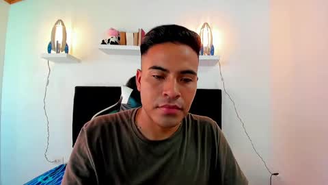 Snapshot of boyshy_ chatting on February 13, 2025, 8:34 pm Santiago online show from February 13, 2025, 8:34 pm