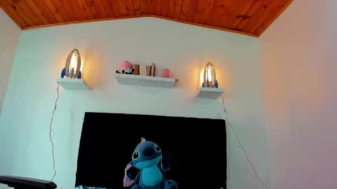 Snapshot of boyshy_ chatting on February 14, 2025, 2:44 pm Santiago online show from February 14, 2025, 2:44 pm