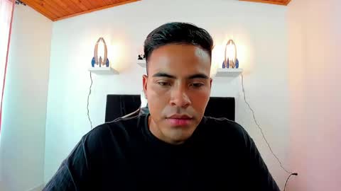 Snapshot of boyshy_ chatting on February 16, 2025, 6:54 pm Santiago online show from February 16, 2025, 6:54 pm