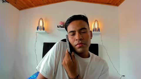 Snapshot of boyshy_ chatting on February 17, 2025, 3:31 pm Santiago online show from February 17, 2025, 3:31 pm