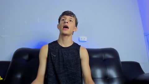 Snapshot of boysweet_boys chatting on January 25, 2025, 7:18 pm Paul and Max online show from January 25, 2025, 7:18 pm