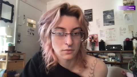 Snapshot of boywithbug chatting on March 12, 2025, 3:40 pm boywithbug online show from March 12, 2025, 3:40 pm