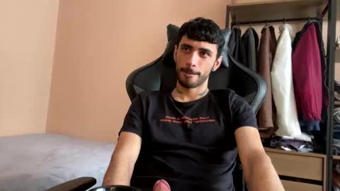 Snapshot of boyzinm2 chatting on October 31, 2025, 2:18 pm boyzinm2 online show from October 31, 2025, 2:18 pm