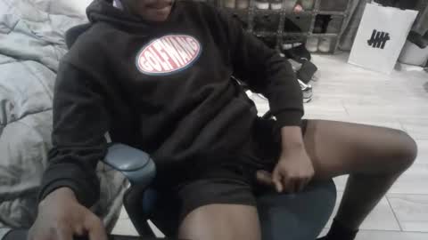 Snapshot of bquen400 chatting on September 19, 2025, 5:02 pm bquen400 online show from September 19, 2025, 5:02 pm