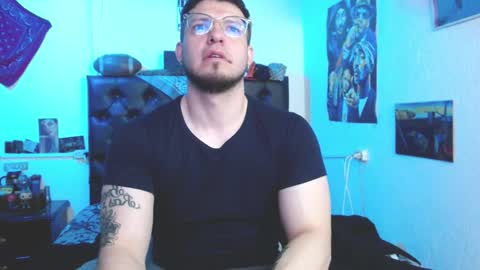 brad hot boy online show from November 19, 2025, 3:56 pm