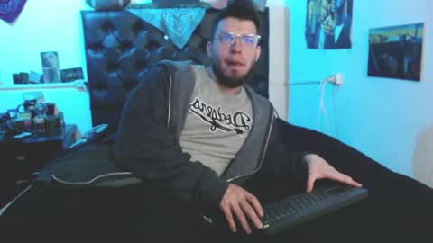 brad hot boy online show from May 27, 2026, 4:15 pm
