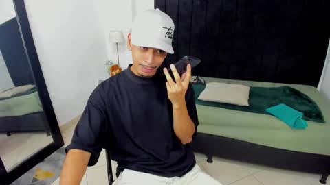 Snapshot of brad_usma chatting on March 6, 2025, 4:52 am BRAD USMA online show from March 6, 2025, 4:52 am