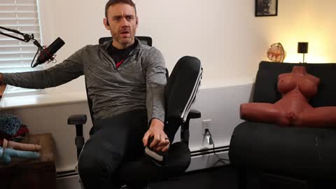 Snapshot of bradbronton chatting on December 20, 2024, 6:56 pm BradBronton online show from December 20, 2024, 6:56 pm