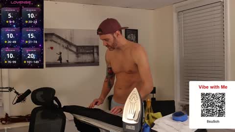 Snapshot of bradbronton chatting on December 27, 2024, 10:37 pm BradBronton online show from December 27, 2024, 10:37 pm