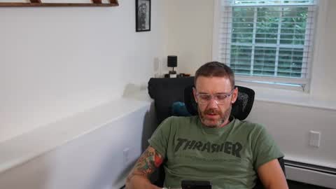 Snapshot of bradbronton chatting on September 23, 2025, 8:12 pm BradBronton online show from September 23, 2025, 8:12 pm