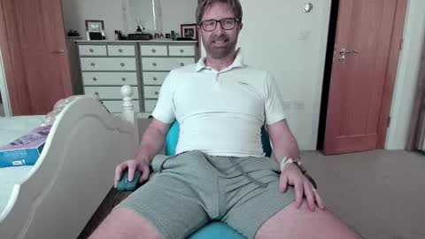 Snapshot of bradley77777 chatting on February 17, 2025, 11:13 am bradley77777 online show from February 17, 2025, 11:13 am