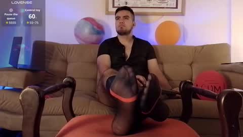 Bradley Colton Independ Model online show from December 13, 2025, 11:10 pm