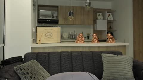 bradleymartin7 online show from December 19, 2024, 12:45 am
