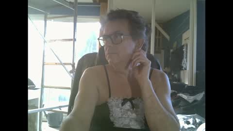 Snapshot of bradysboy chatting on November 17, 2025, 9:37 am bradysboy online show from November 17, 2025, 9:37 am