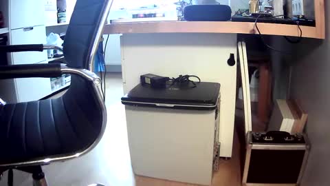 Snapshot of bram27370 chatting on December 24, 2024, 12:44 pm bram27370 online show from December 24, 2024, 12:44 pm