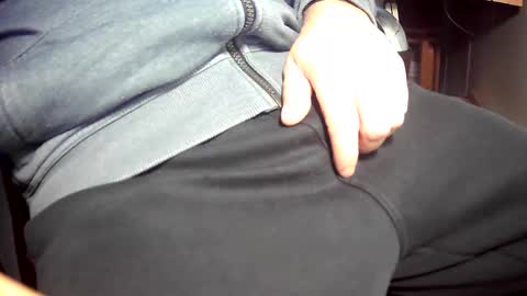 Snapshot of bram27370 chatting on January 8, 2025, 7:45 am bram27370 online show from January 8, 2025, 7:45 am