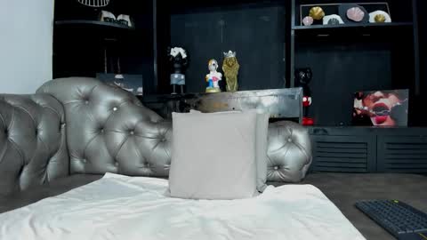 Brand  online show from January 15, 2026, 9:40 pm