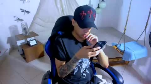 Snapshot of brand_hades chatting on June 26, 2026, 2:05 am B R A N D online show from June 26, 2026, 2:05 am