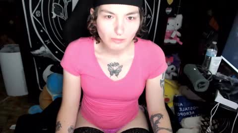 BrandiWRLD999 online show from December 3, 2024, 6:49 pm