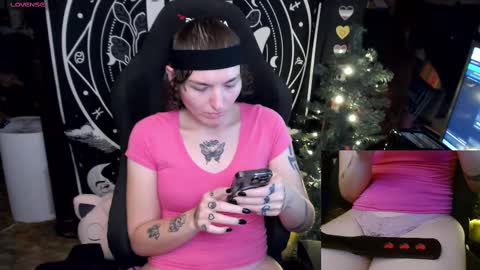 BrandiWRLD999 online show from December 23, 2024, 6:16 pm