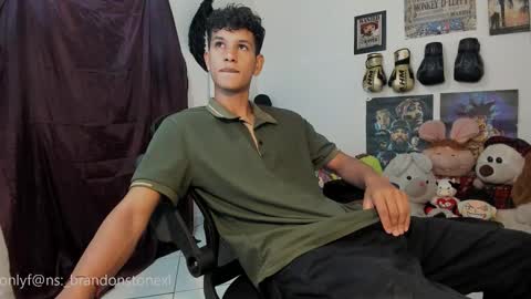 Snapshot of brandonstonexl chatting on February 27, 2026, 10:21 pm Brandon Stone online show from February 27, 2026, 10:21 pm