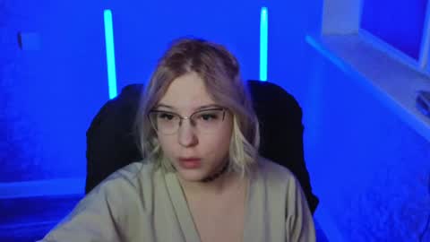 Snapshot of brandy__stars chatting on January 17, 2025, 2:18 am Belle online show from January 17, 2025, 2:18 am