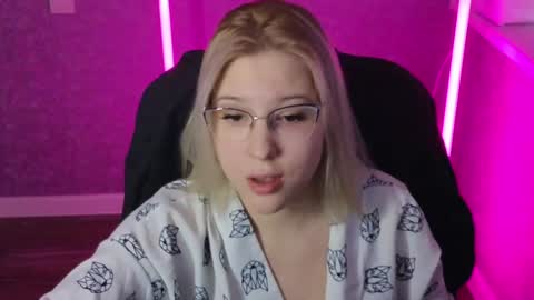 Snapshot of brandy__stars chatting on January 22, 2025, 5:48 am Belle online show from January 22, 2025, 5:48 am