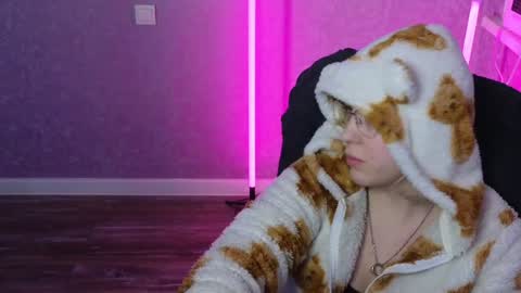 Snapshot of brandy__stars chatting on January 30, 2025, 4:06 am Belle online show from January 30, 2025, 4:06 am