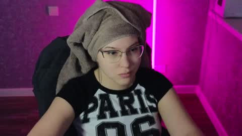 Snapshot of brandy__stars chatting on February 3, 2025, 2:58 am Belle online show from February 3, 2025, 2:58 am