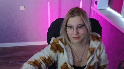 Snapshot of brandy__stars chatting on February 5, 2025, 3:55 am Belle online show from February 5, 2025, 3:55 am