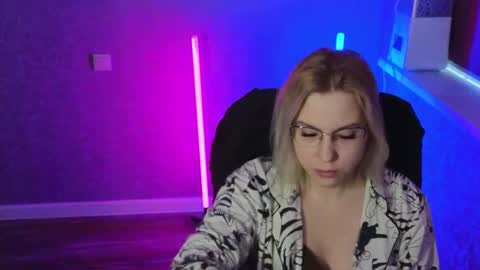 Snapshot of brandy__stars chatting on February 12, 2025, 2:56 am Belle online show from February 12, 2025, 2:56 am