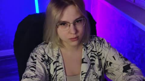 Snapshot of brandy__stars chatting on February 20, 2025, 1:03 am Belle online show from February 20, 2025, 1:03 am