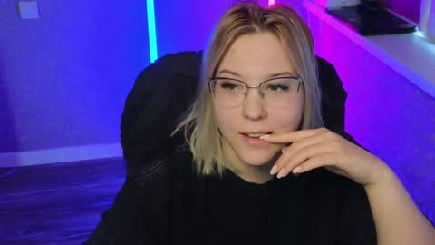 Snapshot of brandy__stars chatting on February 21, 2025, 3:12 am Belle online show from February 21, 2025, 3:12 am