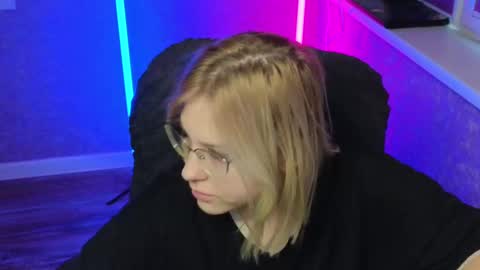 Snapshot of brandy__stars chatting on February 23, 2025, 1:57 am Belle online show from February 23, 2025, 1:57 am