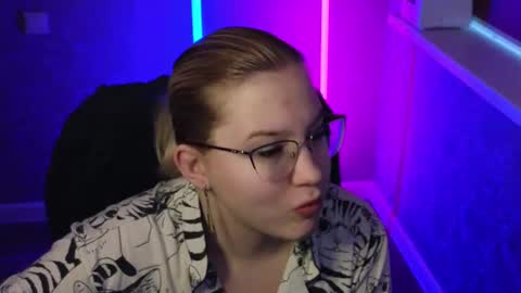 Snapshot of brandy__stars chatting on March 2, 2025, 1:58 am Belle online show from March 2, 2025, 1:58 am