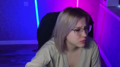 Snapshot of brandy__stars chatting on March 6, 2025, 1:37 am Belle online show from March 6, 2025, 1:37 am