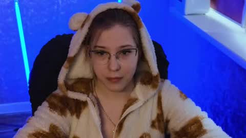 Snapshot of brandy__stars chatting on March 10, 2025, 5:54 am Belle online show from March 10, 2025, 5:54 am