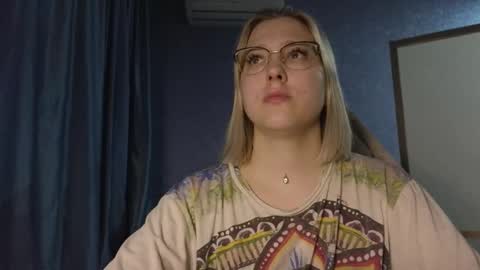 Snapshot of brandy__stars chatting on November 15, 2025, 2:46 pm Belle online show from November 15, 2025, 2:46 pm