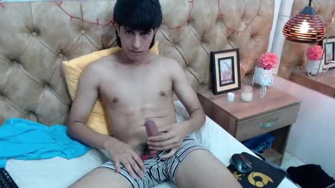 Snapshot of brent18_ chatting on February 15, 2025, 4:47 am Esteban online show from February 15, 2025, 4:47 am