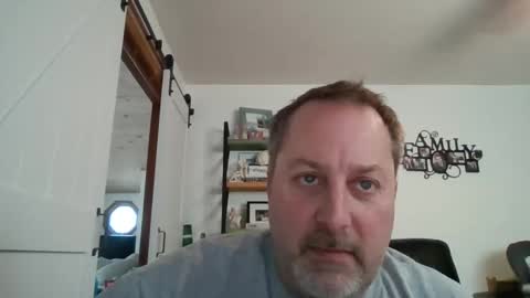 Snapshot of brettsky chatting on February 2, 2025, 3:17 pm hey online show from February 2, 2025, 3:17 pm