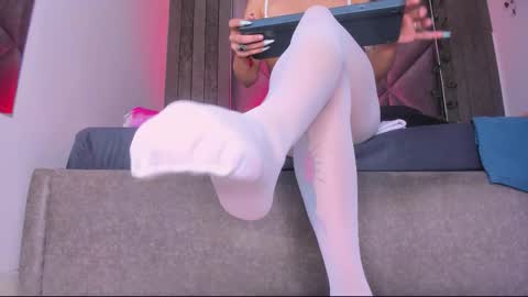 B R I A  online show from December 4, 2025, 8:06 pm