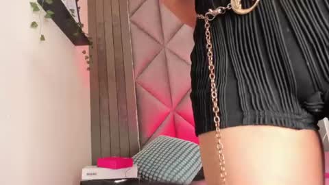 Snapshot of briaconner_ chatting on June 11, 2026, 2:44 am B R I A online show from June 11, 2026, 2:44 am