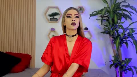 Snapshot of briana_white chatting on October 14, 2025, 5:47 pm briana_white online show from October 14, 2025, 5:47 pm