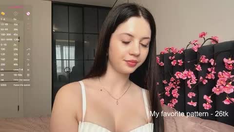 I am Valery ntmu Lets hit 10 Thumbs Up together We are almost done online show from April 14, 2026, 1:28 pm